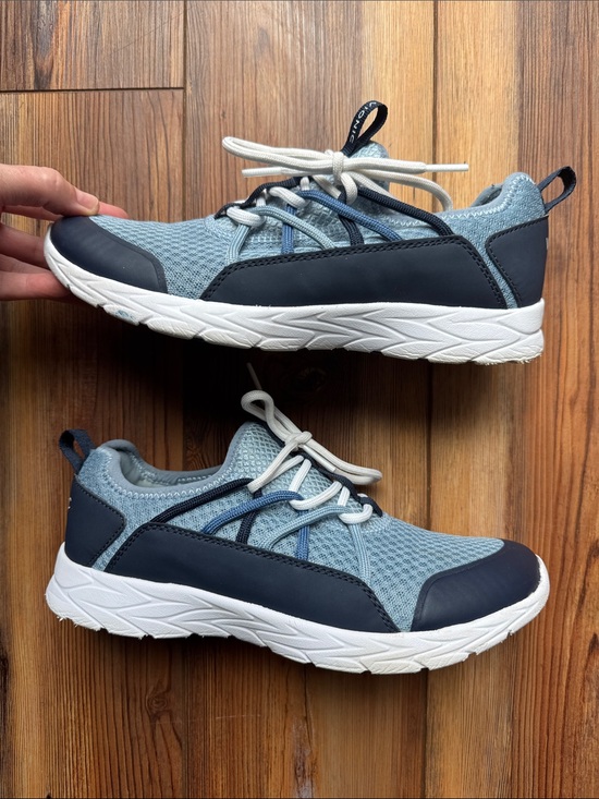 Vionic Shoes - Vionic women’s size  7